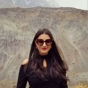 Meet your Posher, Maria